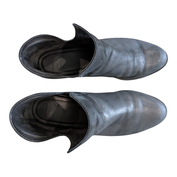 Sorel Black Ankle Cut out Booties - Picture 3 of 10